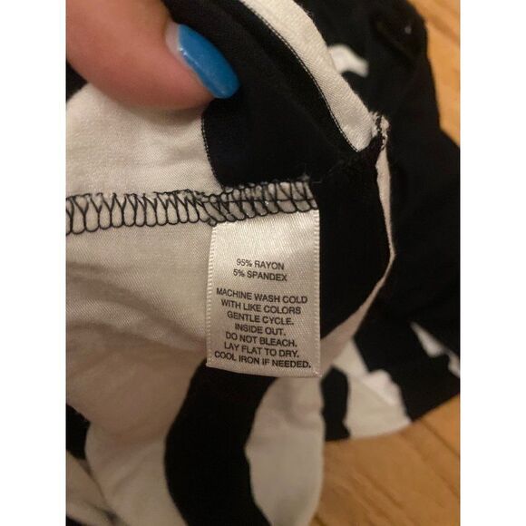 White House Black Market, women's striped boat neck short sleeve top size small - Picture 9 of 9